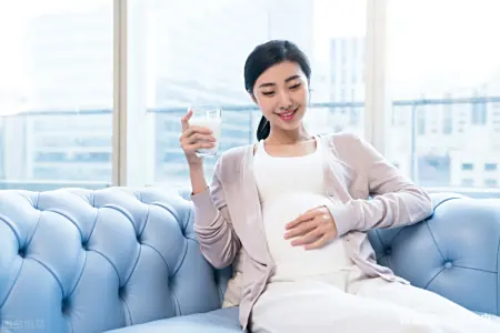 两张核酸检测照片刷屏朋友圈_有教养和没教养的儿童,差距明显